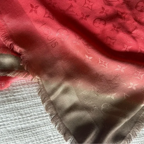 ✨ Rare ✨ Louis Vuitton Ombré Shawl - Picture 7 of 8